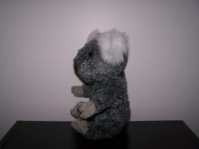 Koala seated profile