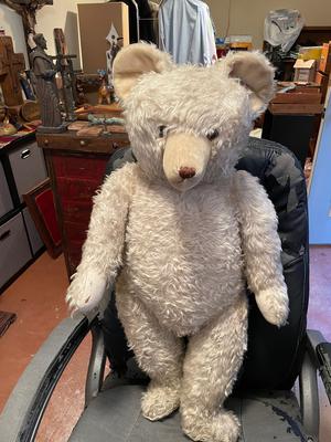 large old teddy bear movable arms, legs and head hump back large old teddy bear movable arms, legs and head hump back