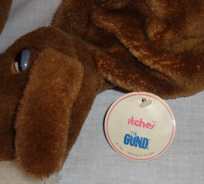 Gund label