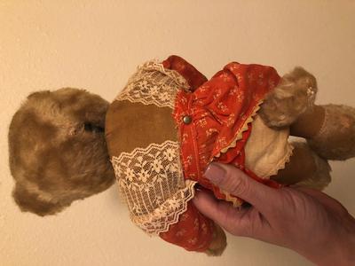 Tricky Schuco teddy bear back view