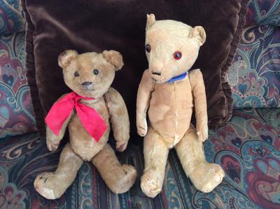 Very old teddy bears